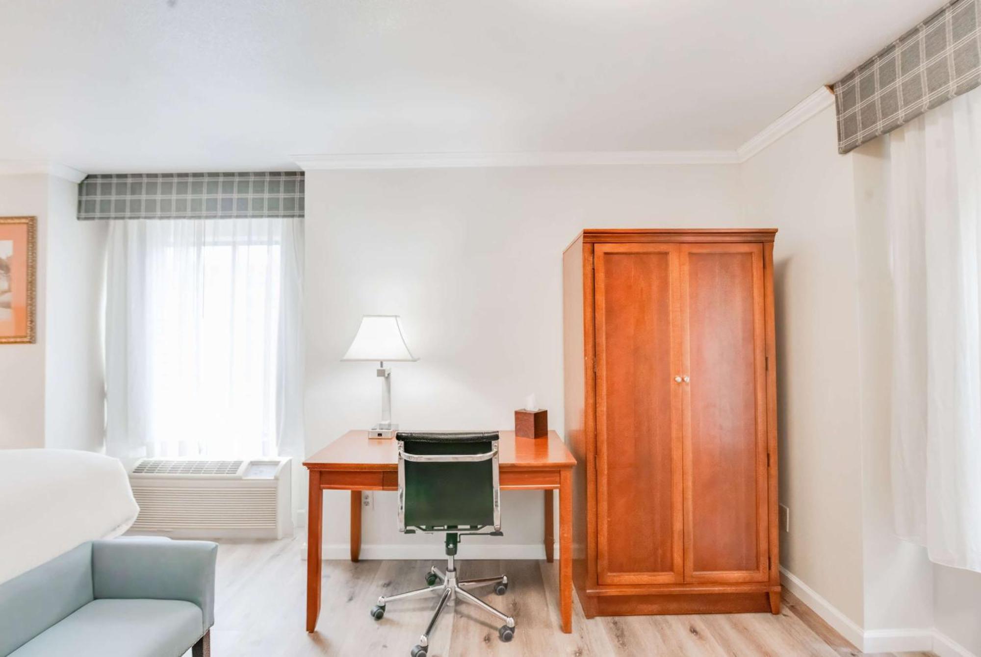 Ramada By Wyndham Mountain View Hotel Ngoại thất bức ảnh