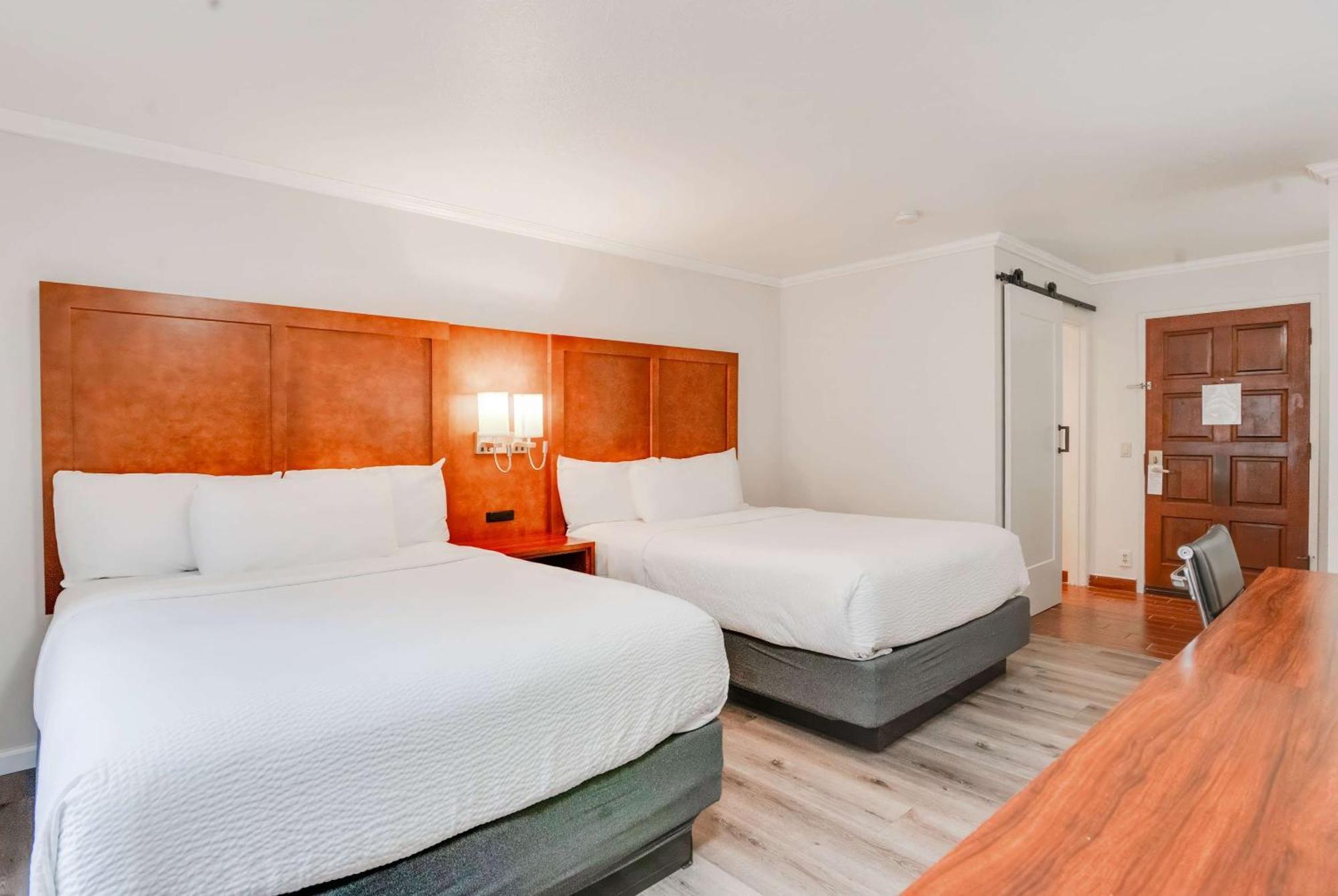 Ramada By Wyndham Mountain View Hotel Ngoại thất bức ảnh