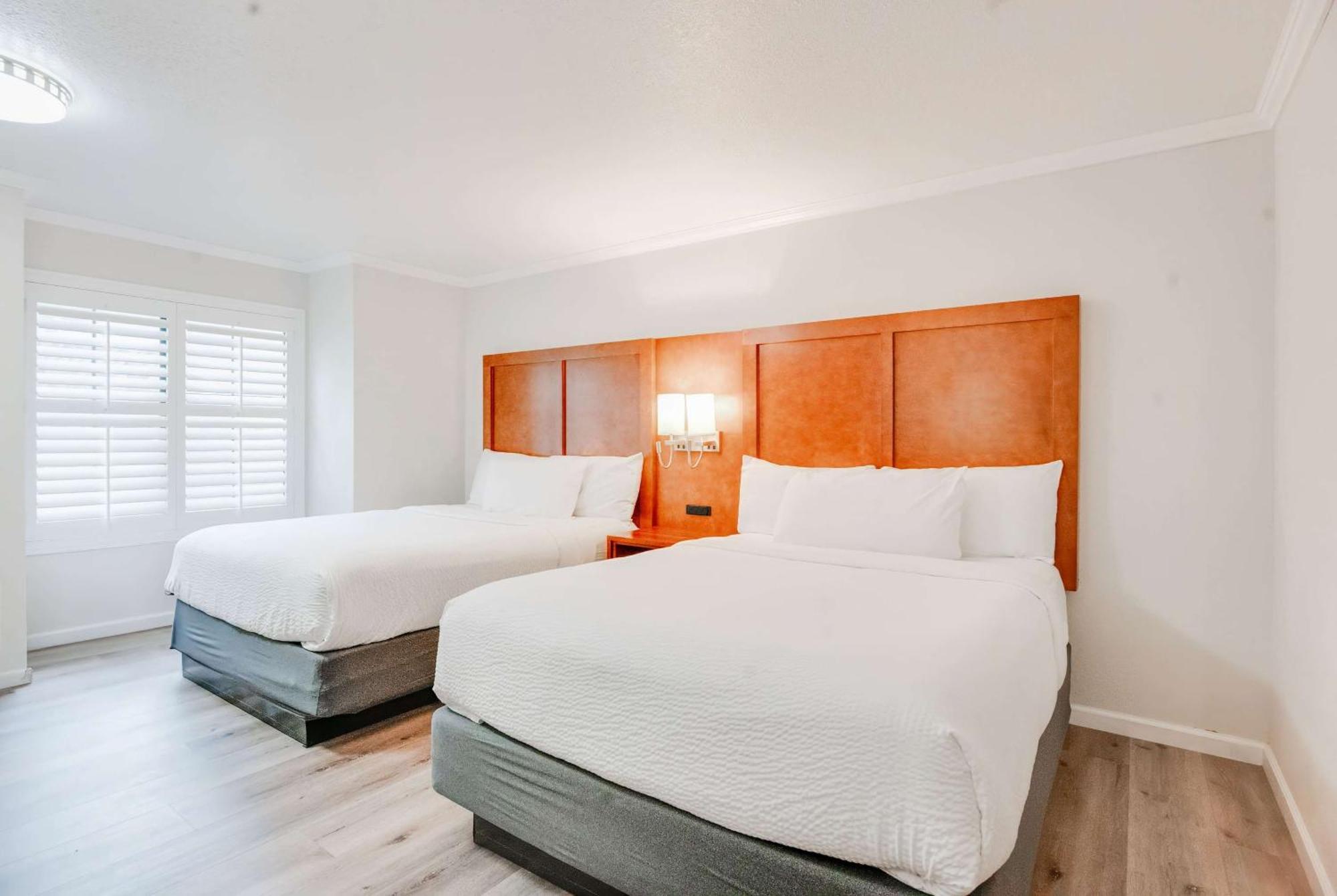 Ramada By Wyndham Mountain View Hotel Ngoại thất bức ảnh